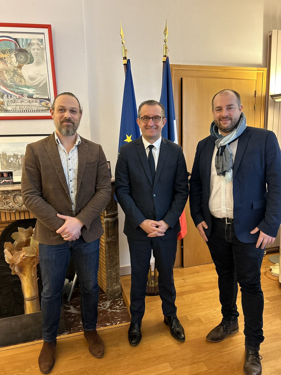 🔴 [SÉCURITÉ] 
Rencontre avec le syndicat de Police @alliancepolice 
Échange sur les JO à venir , sur la sécurité du quotidien et les sujets liés à la Police . #police #securite