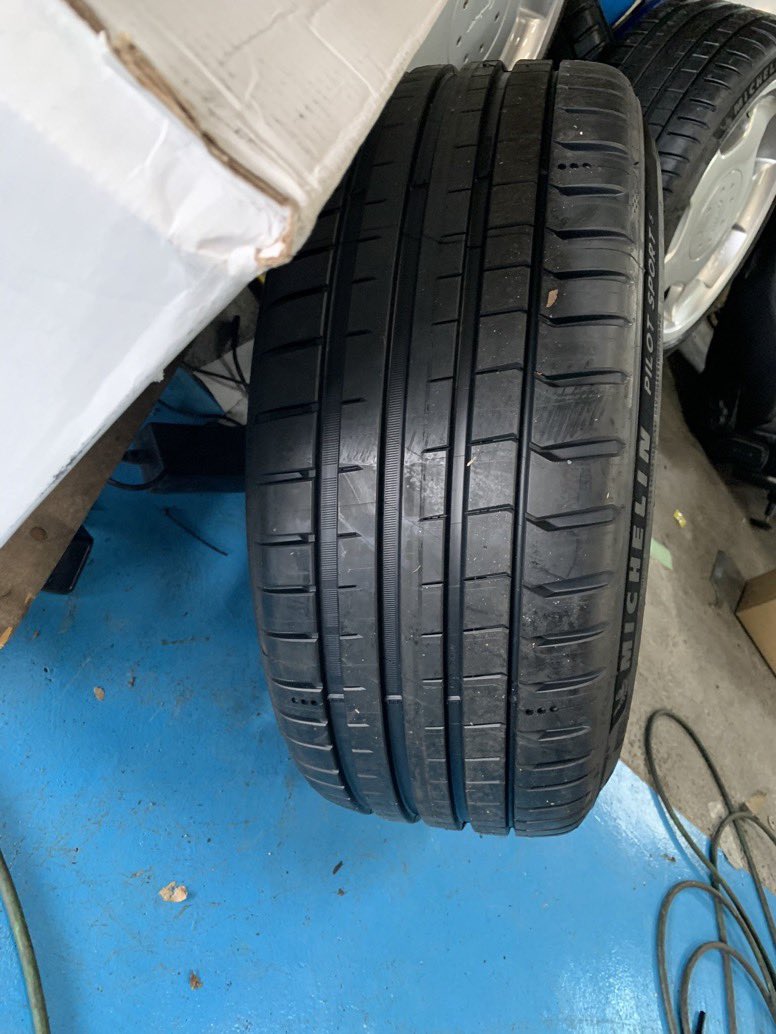 225/40r18 MICHELIN PILOT SPORT5 18インチ 9J