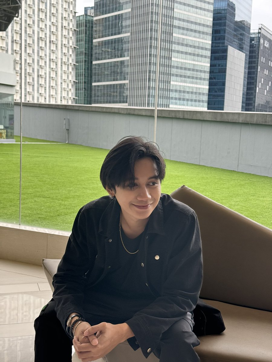 neophofficial's tweet photo. [🪄] 

HAPPY HEARTS DAY! 💚

Date tayo? 

#NEO_PH #NEO_LUIZ #ValentinesDay2024 https://t.co/FnG81QrN1x