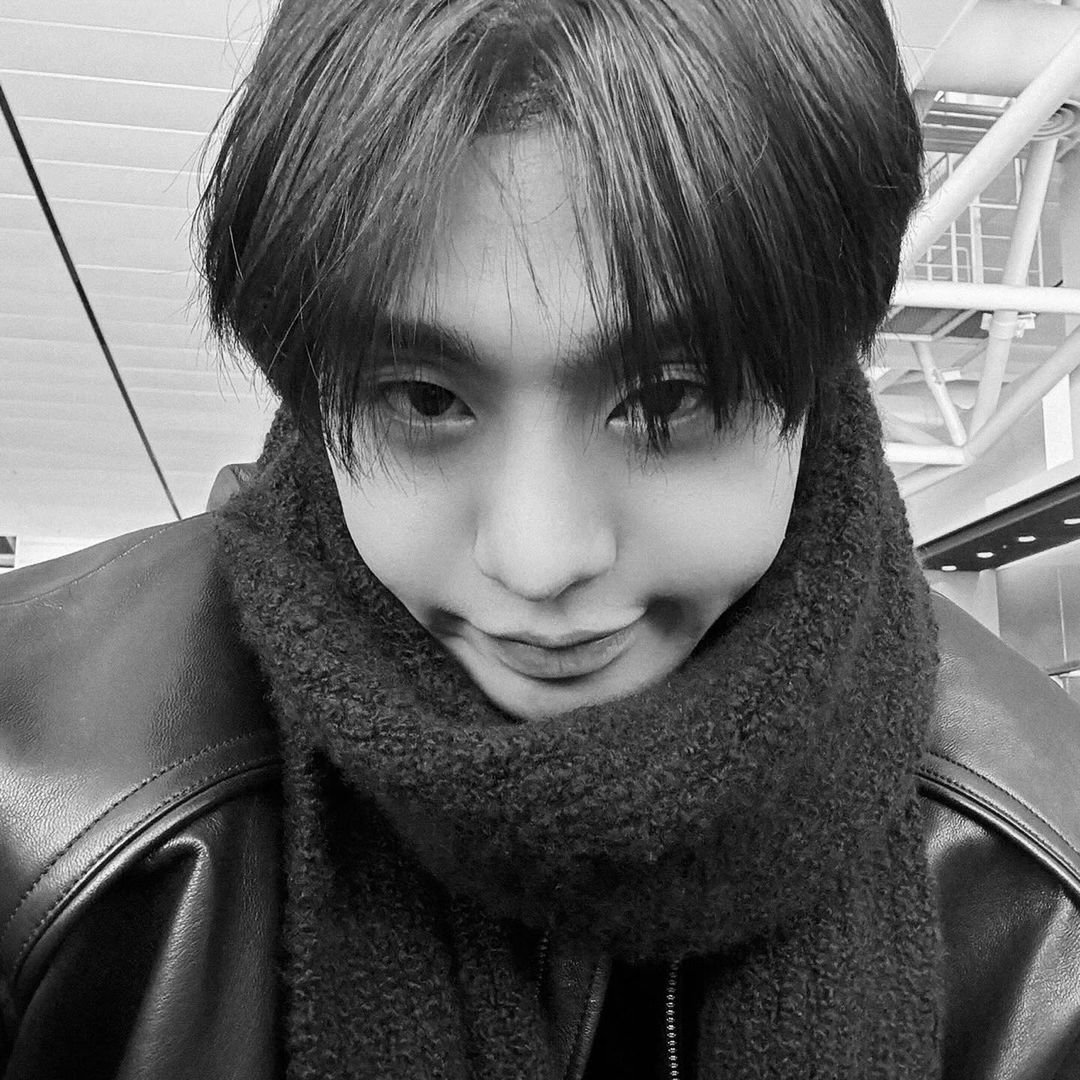 geumsappanim's tweet photo. IG. imhyoseop
---
So much love and energy. Love you everyone🥰
&amp; Happy Valentine’s! https://t.co/QhzAjpWGi1