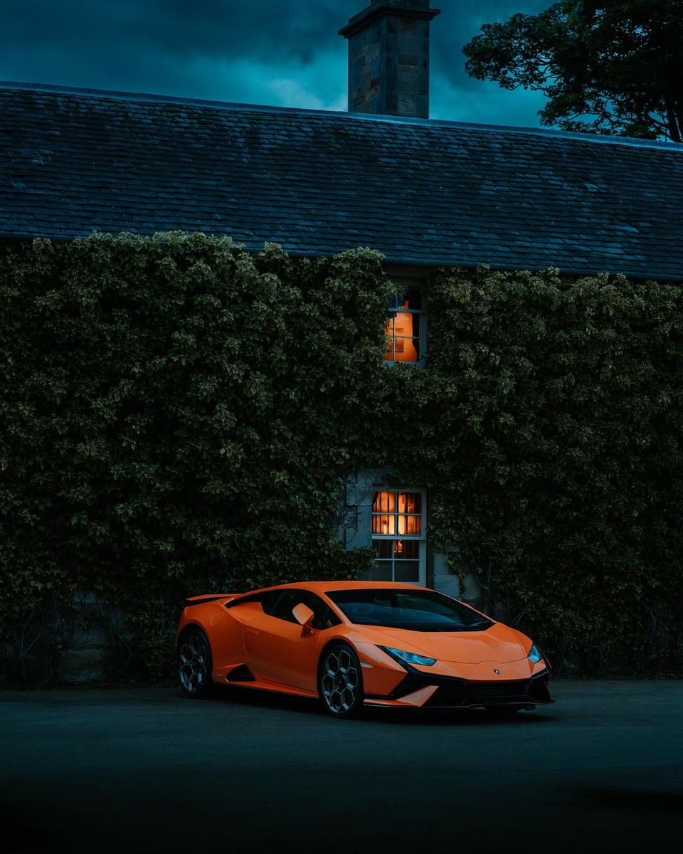 CarManToday's tweet photo. Stunning Lamborghini Huracán Tecnica to brighten up the dark nights
#Lamborghini #LamborghiniEdinburgh #Sytner https://t.co/0zBWFNV7c8