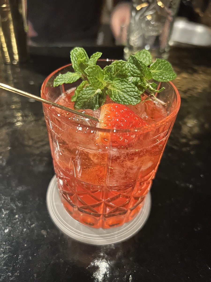 昨夜はお気に入りの湯島のBARで❤️BAR ChronoFake

instagram.com/e_estam9/p/Cp7…

#ChronoFake
#BARChronoFake
#湯島バー