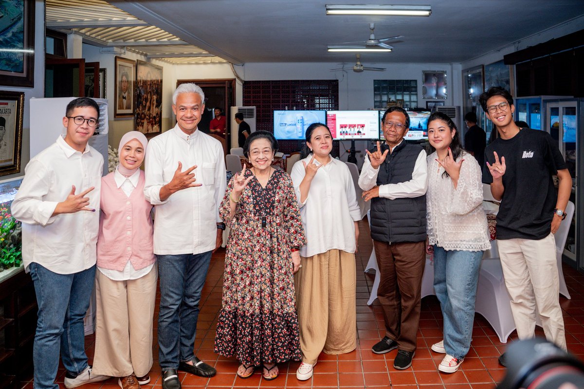 puanmaharani_ri's tweet photo. Kawal terus demokrasi ๐ค๐ผ๐ฎ๐ฉโค https://t.co/LlJAbl3QVL