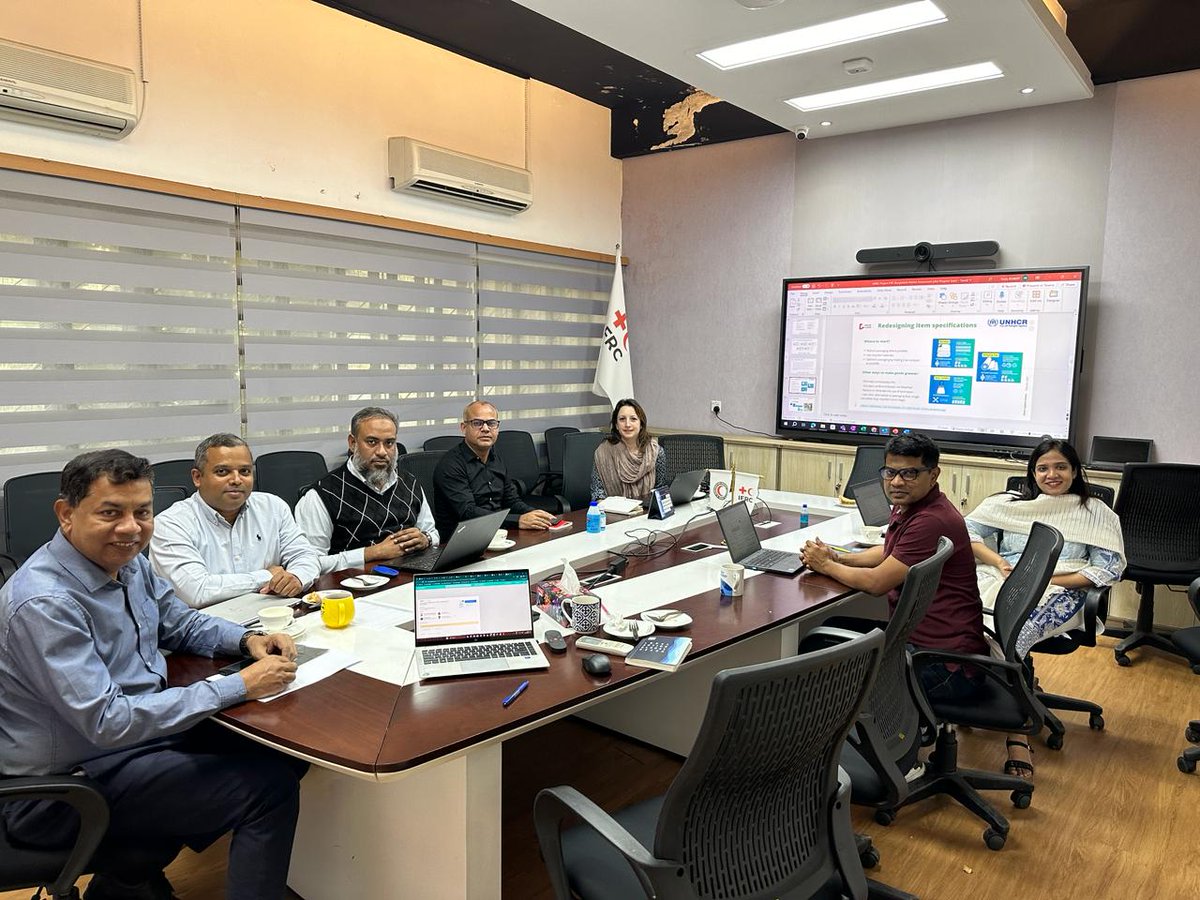 RaquibRony's tweet photo. Exciting discussions taking place with stakeholders in Bangladesh.
Partnering with @logcluster #WREC team 🤝 @ifrc is developing a #GreenProcurement roadmap for global operations. A market analysis piloted in 🇧🇩.
Reducing the environmental impact ✅
Delivering aid efficiently ✅ https://t.co/kmbMD71UJi