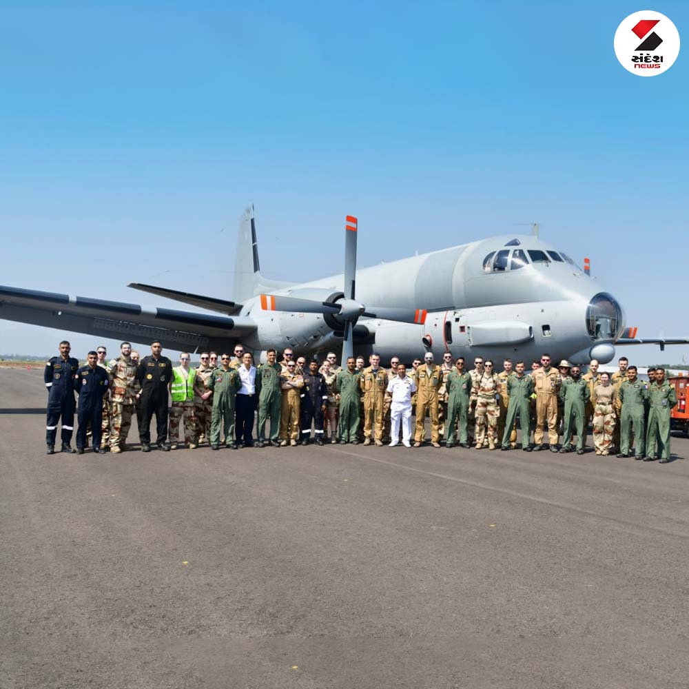 sandeshnews's tweet photo. ભારતીય નૌકાદળે Visakhapatnam ખાતે INS Dega માં એટલાન્ટિક-2, A400, ફ્રેન્ચ ટ્રાન્સપોર્ટ એરક્રાફ્ટનું સ્વાગત કર્યું. 

#Atlantic2 #Frenchmaritime #airbus #INSDega #Visakhapatnam #Indiannavalassets #indiannavy #sandeshnews https://t.co/rrvlacdimb