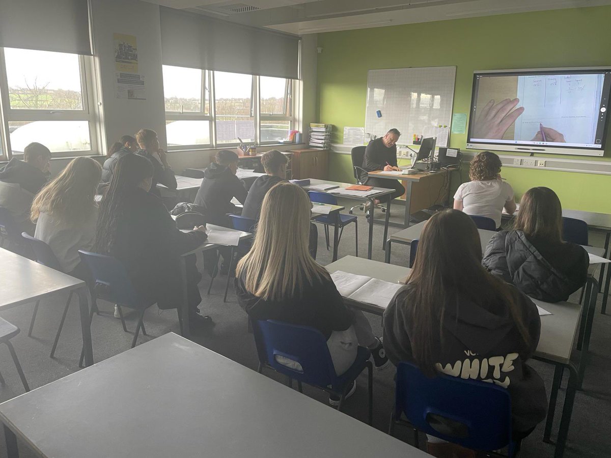 WMount's tweet image. Year 11s in this morning for some Maths revision ➖➕➗🟰🙌🏼 great work guys!  #mathsrevision #gcse