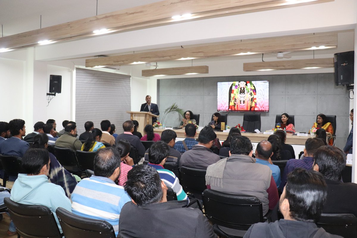 Rabindranath Tagore University's 2-day national seminar on the New Education Policy showcased the vital link between education, entrepreneurship, building a self-reliant India, and how the New Education Policy drives the vision of Atmanirbhar Bharat.

#EmpoweringMinds