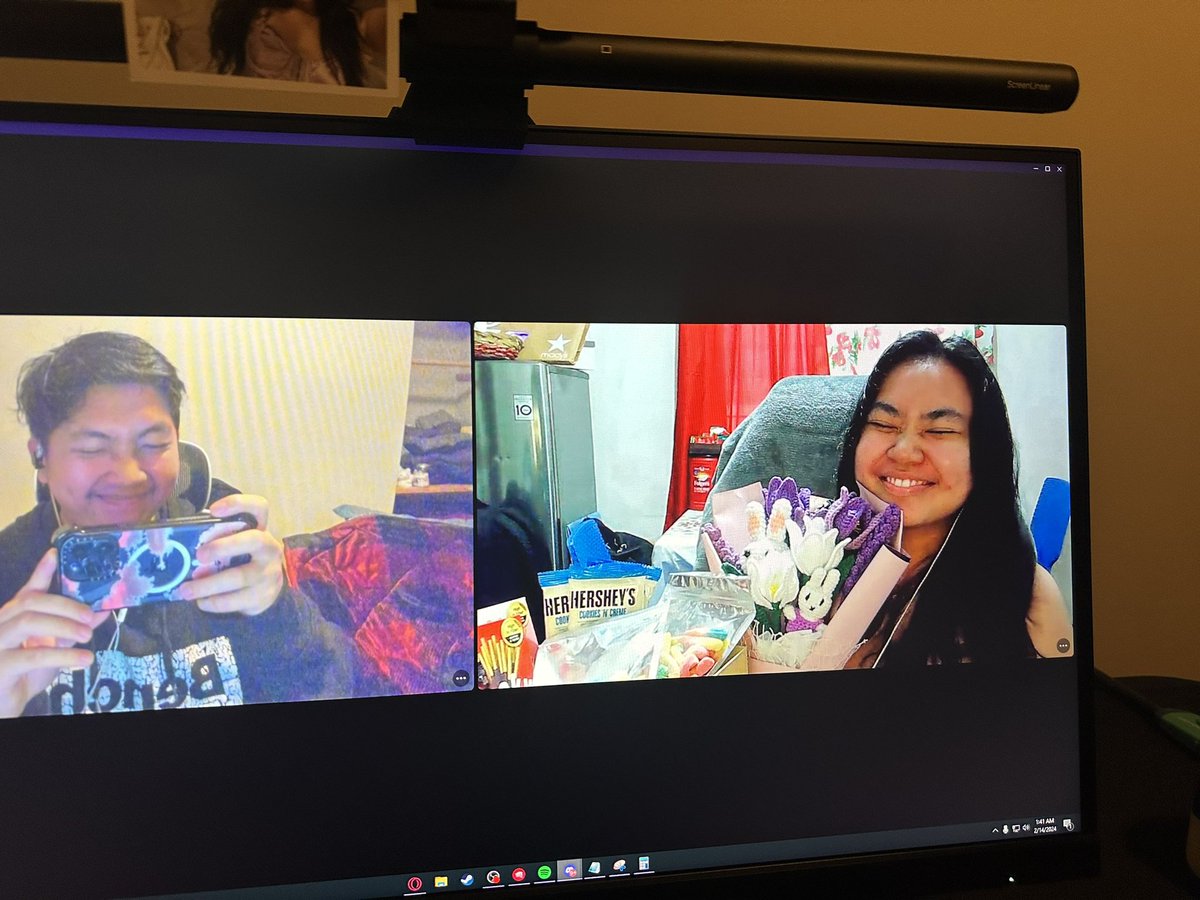 Happy valentine’s day lab! Giving the best to my best girlfriend! Better than the last <a href="/maurissahehe/">Maurissa</a> mahal na mahal kita sobraa! Alam mo yan!! 

thank you MVP for the help <a href="/Czescake/">;</a>  best crochet flowers and keychains