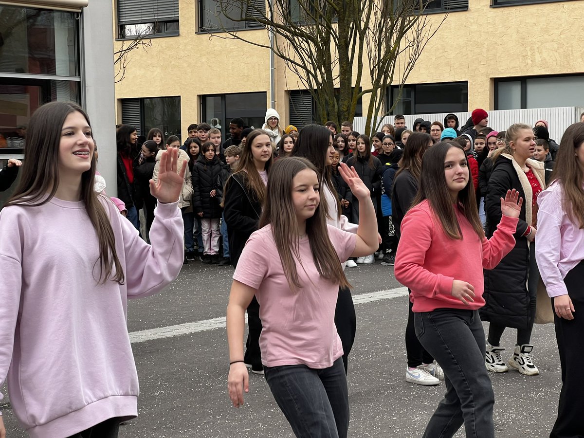 SonjaAblinger's tweet photo. #onebillionrising #wearerising #MS17 #Linz https://t.co/tnGsg4asWa