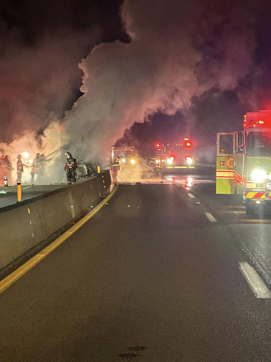 BREAKING: part of I-70 in Washington County is closed after a deadly wrong way crash. @WPXITraffic, @WPXI_Lori, & I are helping you navigate on @WPXI until 7 AM.