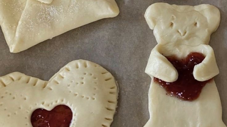 malusokay's tweet photo. valentine's day cookies 🤍 https://t.co/IOnu4hUDo2