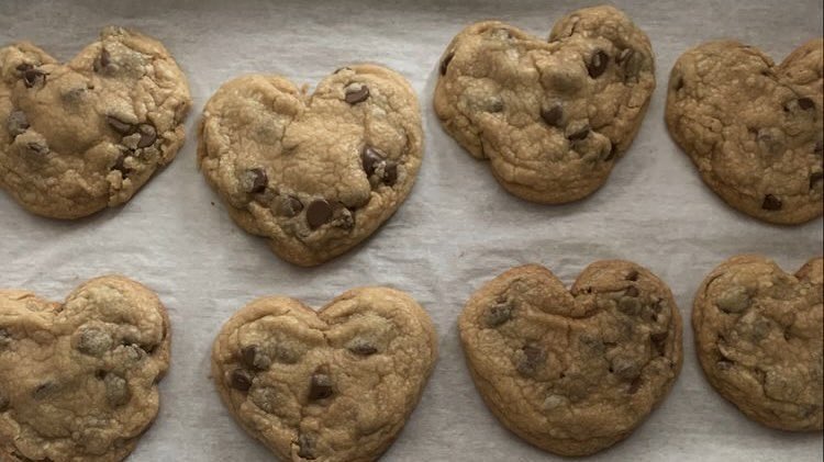malusokay's tweet photo. valentine's day cookies 🤍 https://t.co/IOnu4hUDo2