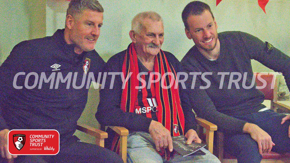 AFCBCommunity's tweet photo. Supporting @afcbournemouth  for over 40 years 👏

It was great to meet up with ex-match day steward John during the visit, he had the chance to meet Neto and Steve Fletcher

@CareSouthUK  @PLCommunities https://t.co/ZPueC2WgO4
