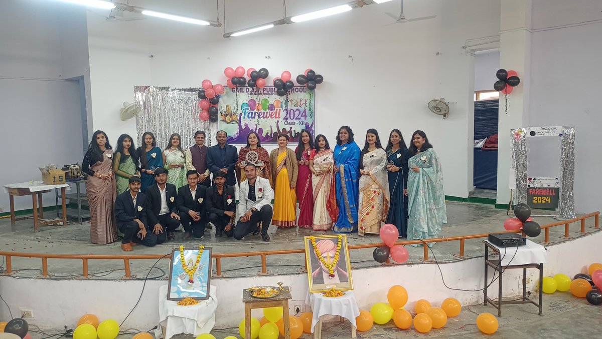 GailDavps's tweet photo. Cheers to the memories, the friendships, and the lessons learned. Farewell 2024 at GAIL DAV Public School! Wishing all our graduates the brightest future ahead. You'll always be a part of our GAIL DAV family and embedded forever in our hearts. #Farewell2024 #gaildav https://t.co/pGwz4Oku5t