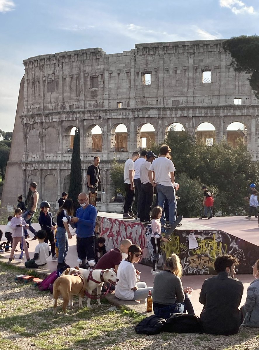 ILepere's tweet photo. "Walking through Rome with no underwear on just because I can. It’s broiling dusk and there’s a bag of cherries in my hand. The Vatican is round as a peach against a hazy sky and balconies swoon with the smell of jasmine."

New feature about living in Rome for @LodestarsTravel https://t.co/GWD6yztMjf