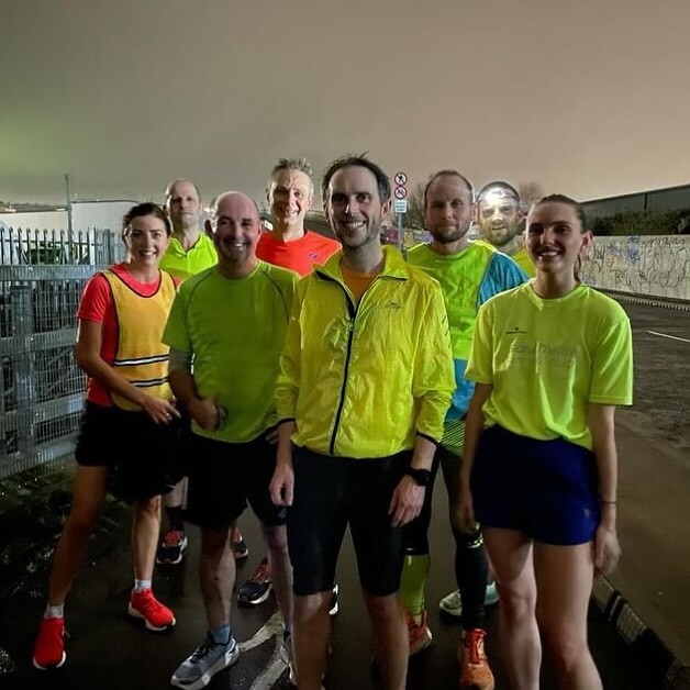 🔦 Tuesday Session 🔦

Album cover photo from last night’s session 📸 Ross’ group ran 9 x 2 minute intervals along the Metrobus route, always a tough one 😰

If you’re looking to join us we meet every Tuesday and Thursday at 18:15 at The Southbank Club o… instagr.am/p/C3UvBHPNamm/