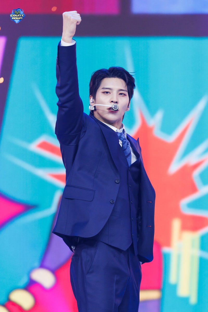 MnetMcountdown's tweet photo. 240208 #MCOUNTDOWN 현장포토
엠카 오늘 태곤혜 파이팅 해야지 무대 많이 봐버려썽
그거 말구는 아무것도 안 봐썽
삐삐눈??
ㄴ 배너 5주년 축하해썽
⋆⸜⊹₊ (경) VANNER 5주년 (축) ¨̮⑅*⸝⋆
      ( * ॑꒳ ॑*)ﾉ"┌iiiii┐ヾ(* ॑꒳ ॑* )

More Photos 📸https://t.co/xZMhQfuflm

#엠카운트다운 #엠카 #VANNER #태환 #GON #혜성 #파이팅해야지