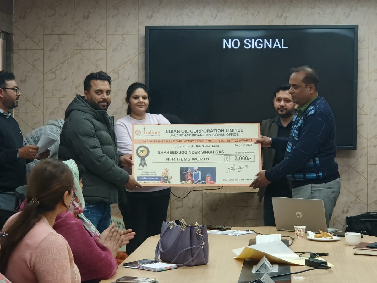 ioclpunjab's tweet photo. To acknowledge &amp; enhance participation from #Distributors &amp; their team special awards were declared for 10 Best personnel under Jalandhar IDO @ioclpunjab for extra efforts to generate Composite connection leads. Top 3 Distributors were also felicitated.
#LPG
#Indane
@IndianOilcl https://t.co/b8bSXQRMiI