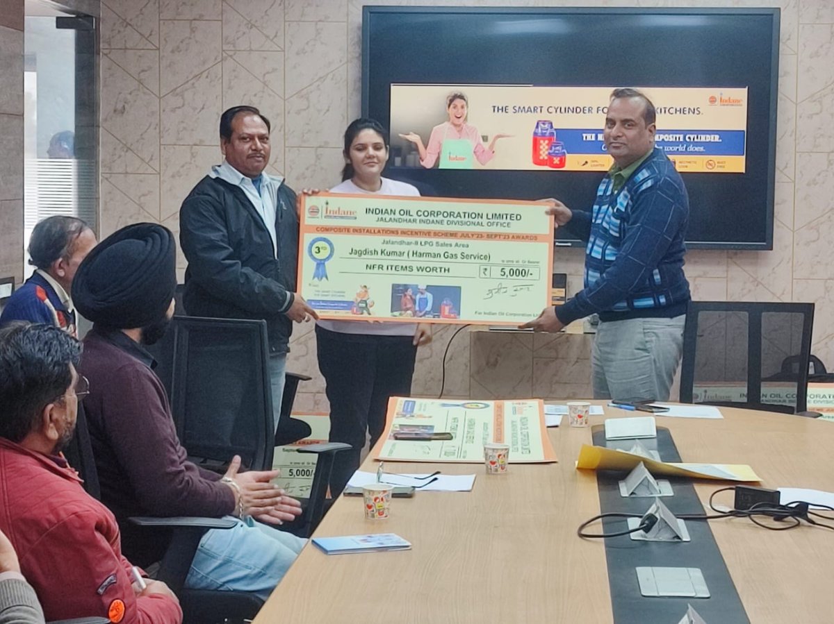 ioclpunjab's tweet photo. To acknowledge &amp; enhance participation from #Distributors &amp; their team special awards were declared for 10 Best personnel under Jalandhar IDO @ioclpunjab for extra efforts to generate Composite connection leads. Top 3 Distributors were also felicitated.
#LPG
#Indane
@IndianOilcl https://t.co/b8bSXQRMiI