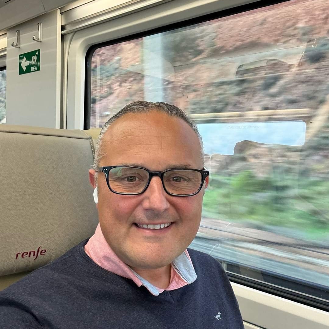 Nuestro nuevo presidente Jesús Pérez De La Torre, camino de Madrid a su primera Junta directiva de FADEI Patronal Inmobiliaria. En ella van a tratarse temas importantes para el futuro del sector, como son el convenio colectivo, la formación profesional inmobiliaria, entre otros.