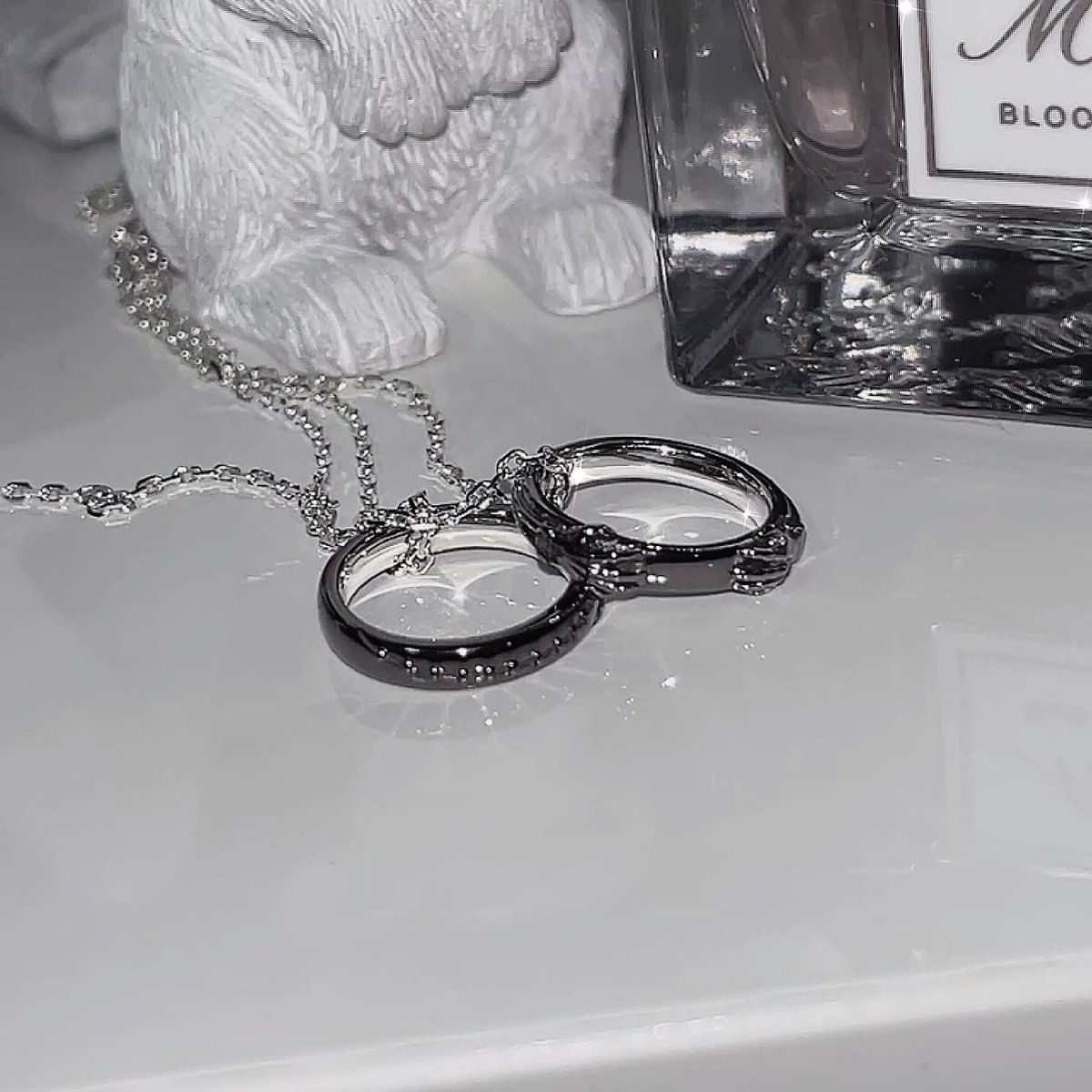 ixxxzu's tweet photo. 𝒎𝒊𝒕𝒆𝒌𝒗𝒅𝒂𝒔𝒂𝒊𝒌𝒐𝒓𝒆 🖤💍🤍 https://t.co/aHzM8hIdbZ