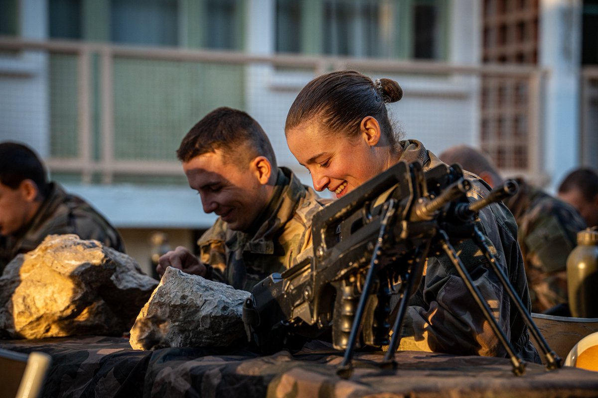 riisc_7's tweet image. [ #aguerrissement ] 🪖 💪

Face aux difficultés, aux obstacles, gardez le sourire et affrontez les épreuves comme nos #sapeurssauveteurs en formation générale élémentaire #FGE 🫡 🪖