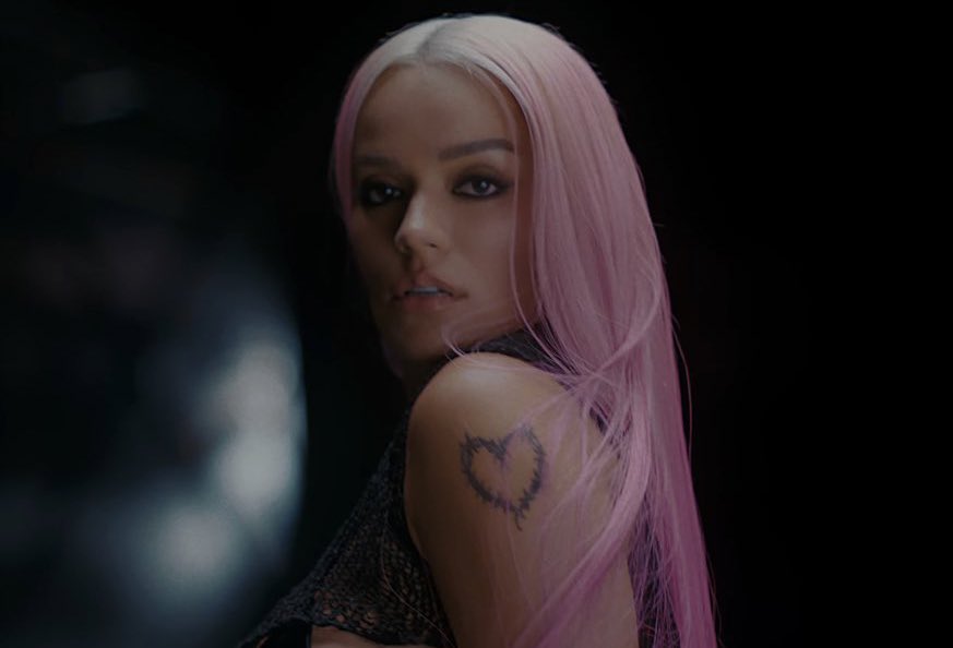 PopCrave's tweet photo. Happy 33rd birthday to the talented Karol G. https://t.co/FAPmx3H7AG