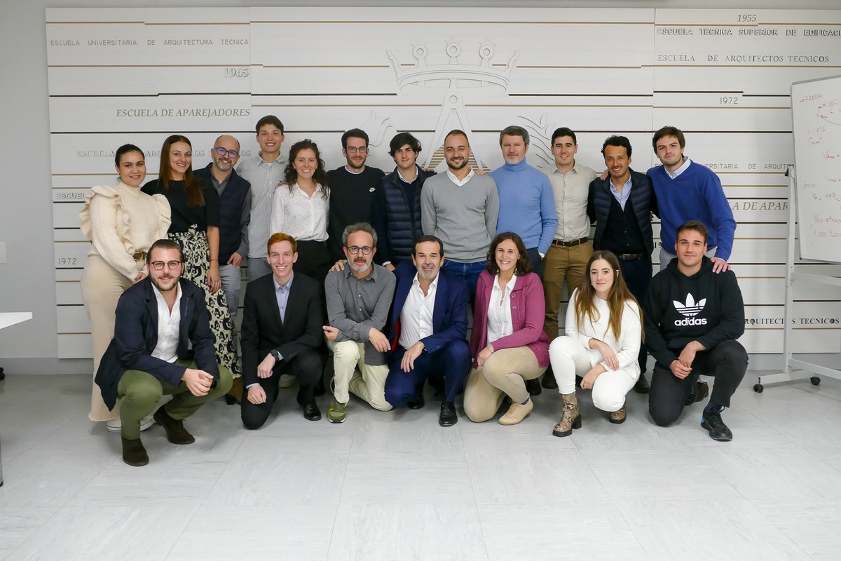GradoInmoUPM's tweet photo. «Controla tu destino o alguien lo hará por ti» - Juan Fernández-Aceytuno, Consejero de Grupo Gmp, ayer en el aula de Grado Inmobiliario. 🤔

Durante la conferencia ofrecida a los estudiantes, abordó la cuestión de la #sostenibilidad en el sector inmobiliario. https://t.co/qwtIdWZ79W