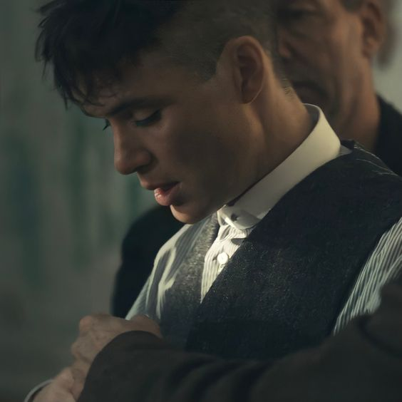 TheCinesthetic's tweet photo. cillian murphy as thomas f**king shelby. https://t.co/tTDmlli2a5