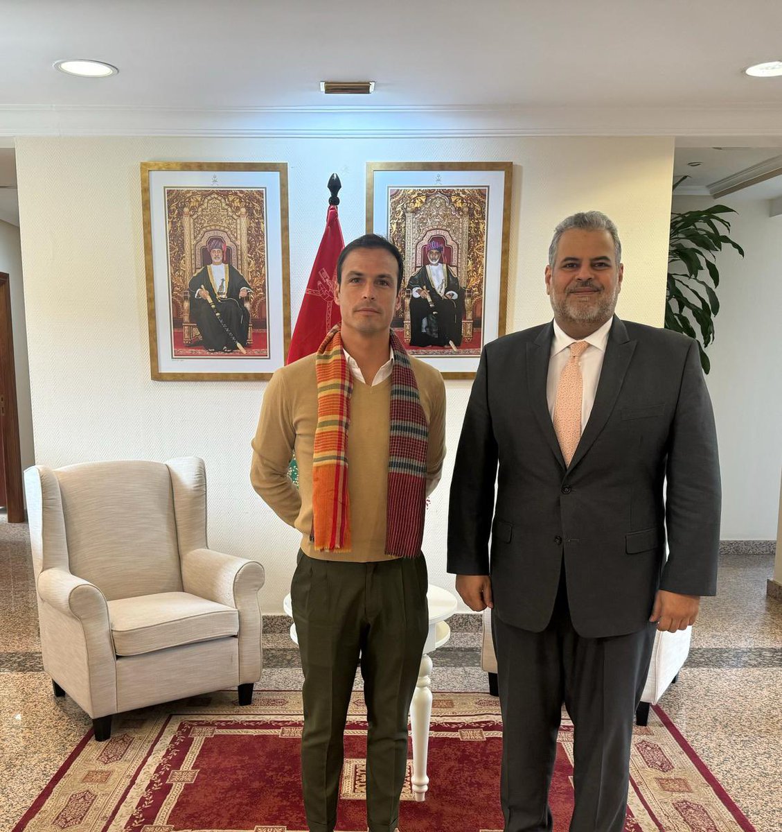 Agradezco el compromiso de <a href="/hugolopezz10/">Hugo Lopez Martinez</a>, presidente de Salalah Adventure Tours, con el impulso del turismo en #Salalah (Omán), el oasis tropical del Mar Arábigo🏝️🌅🧳 #VisitOman

Seguiremos cooperando para el beneficio mutuo en la región 🇪🇸🤝🇴🇲

➡️ salalahadventuretours.com