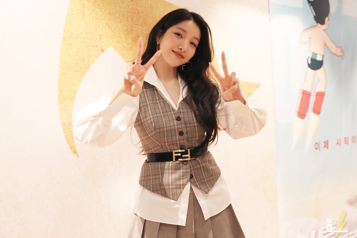 위엔터테인먼트 tweet media