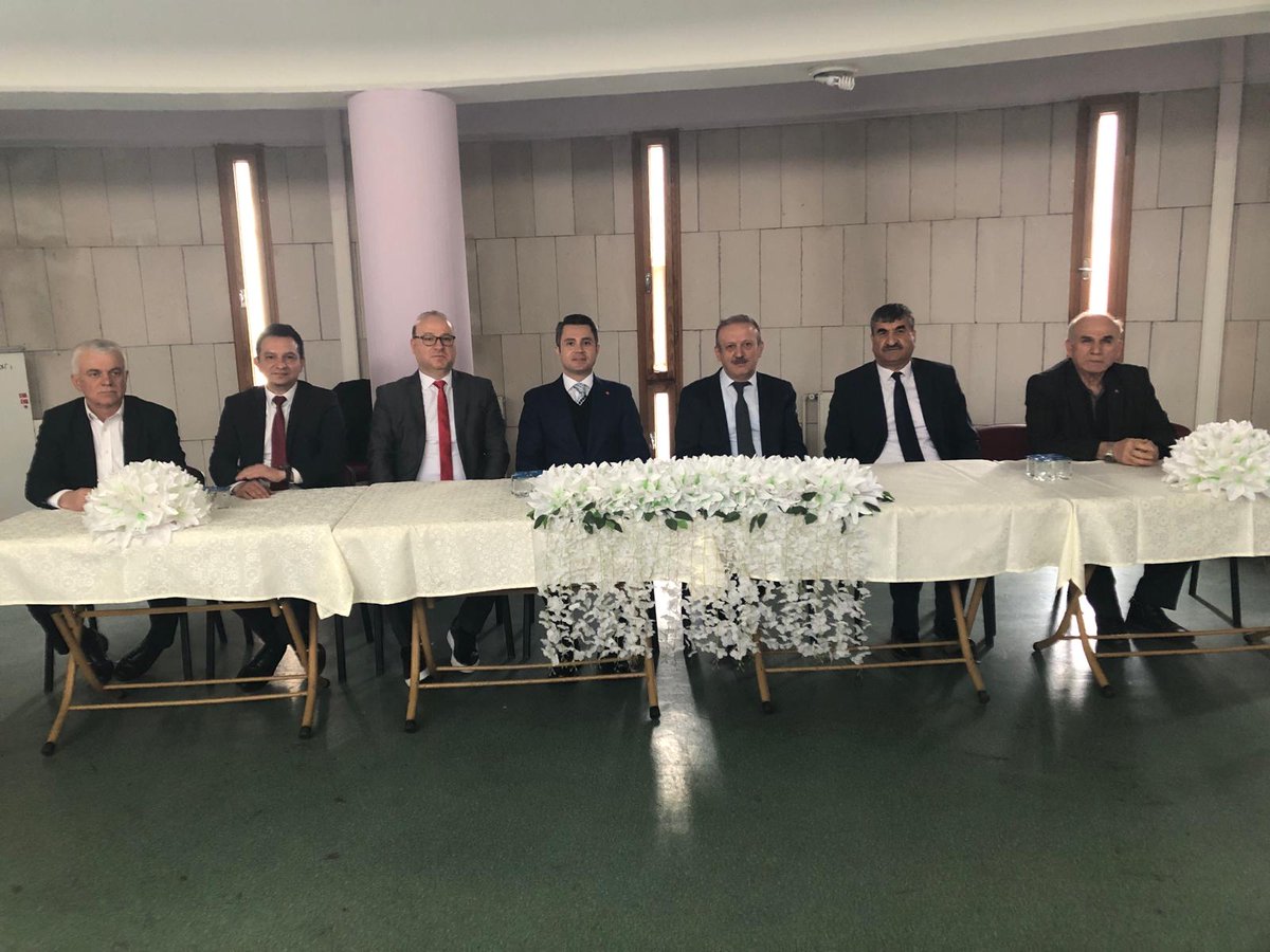 Merkezefendi_K's tweet photo. Kaymakamımız  Sayın Abdullah Demir, Hacı Halil Bektaş Ortaokulu Okul Aile Birliği tarafından Aziz Şehitlerimizin ruhlarına ithafen düzenlenen hayır programına katıldı. https://t.co/nOitT79ij5