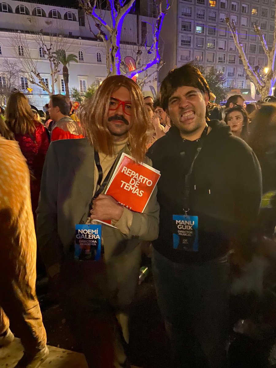 ValeLlera's tweet photo. El lunes fue noche de #GalOT en el carnaval de Badajoz. 

@NoemiGaleraN @ManuGuix 
#NosinmiManu 
@OT_Oficial https://t.co/4mwqVrvzCq