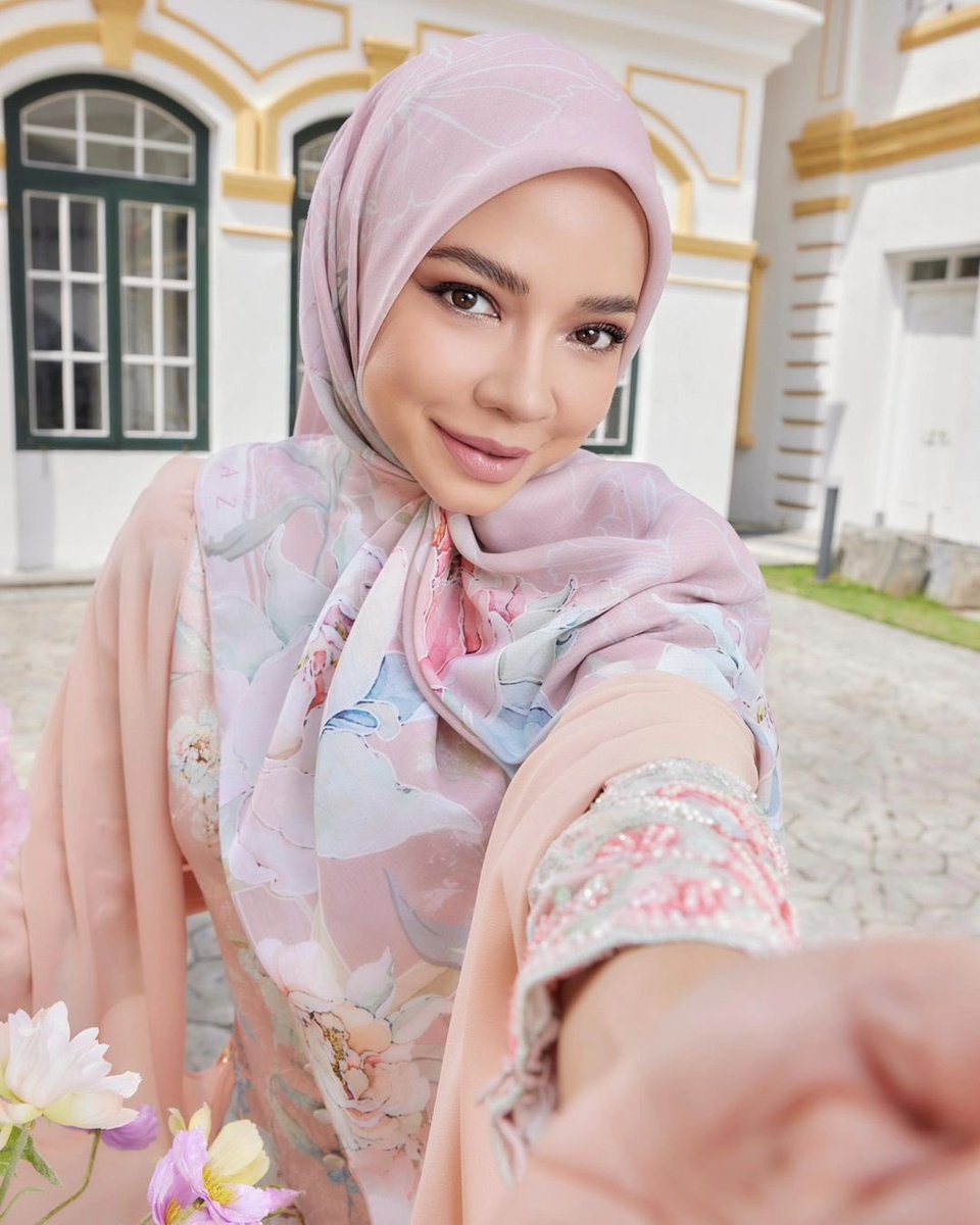 al_axix's tweet photo. Lebaran Kita “ Sempurna”

Bidang 45” RM 29
Bidang 55” RM 39

Cantiknyaa corak diaa 🥰🥰

#Minaz https://t.co/G8XHpueT6q