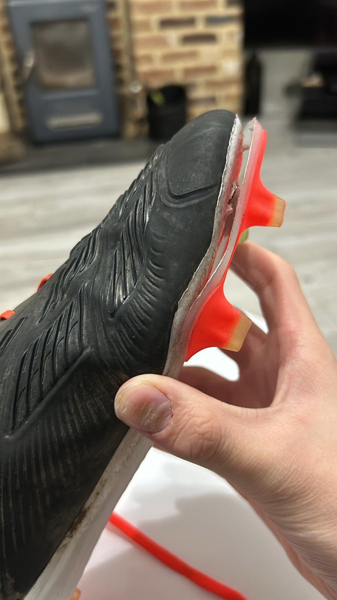 brywwalker's tweet photo. @adidasUK @adidasfootball £220 for new predators worn once fell to bits shocking!!!!  Even worse is @SportsDirectUK making nigh on impossible to return and get a refund.  Now a have son gutted with no boots https://t.co/EdaifaK3Ji