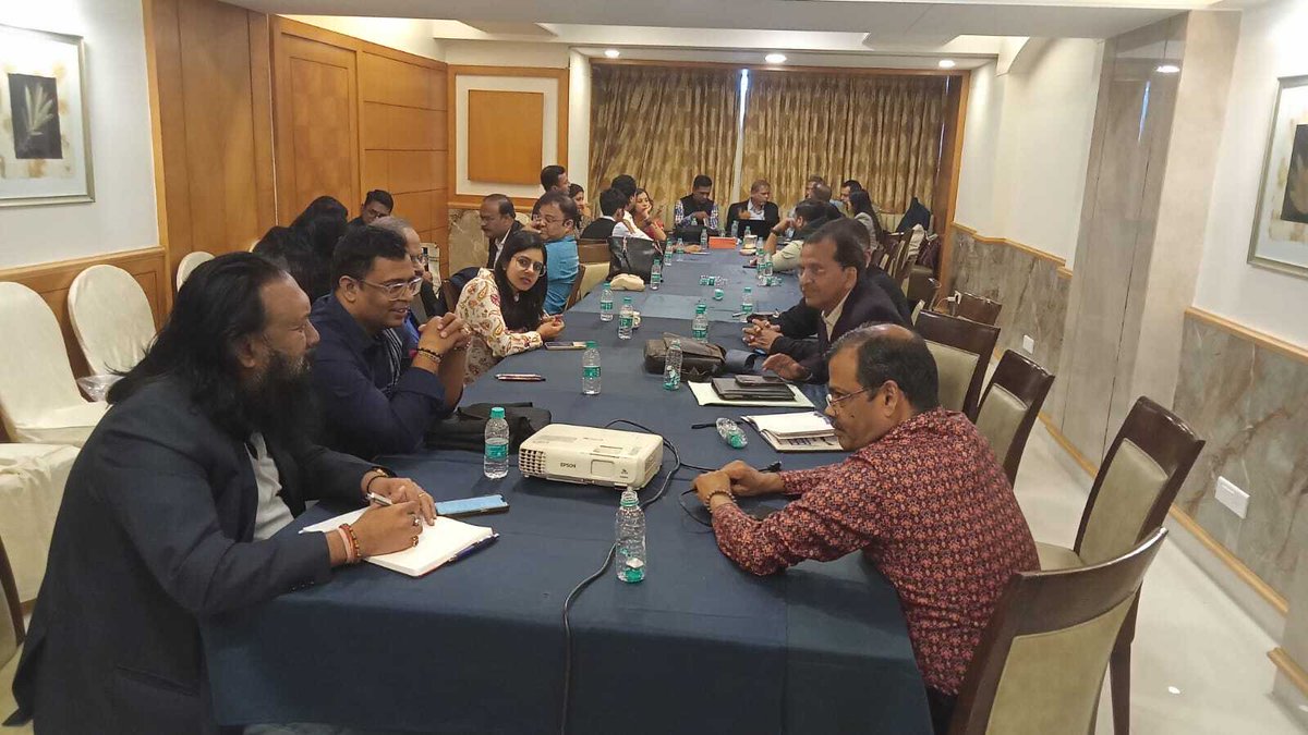 MeUdyojak's tweet photo. 𝗣𝗢𝗪𝗘𝗥 𝗧𝗘𝗔𝗠𝗦 𝗚𝗘𝗡𝗘𝗥𝗔𝗧𝗘 𝗧𝗛𝗘 𝗠𝗔𝗫𝗜𝗠𝗨𝗠 𝗥𝗘𝗙𝗘𝗥𝗘𝗡𝗖𝗘𝗦
Meudyojak Chaitanya Chapter (Andheri) conducted their monthly Power team meeting today.  𝗚𝗥𝗔𝗡𝗗 𝗩𝗜𝗦𝗜𝗧𝗢𝗥 𝗗𝗔𝗬 𝗼𝗻 𝟮𝟭𝘀𝘁 𝗙𝗲𝗯 https://t.co/JX7xvkd0xP
