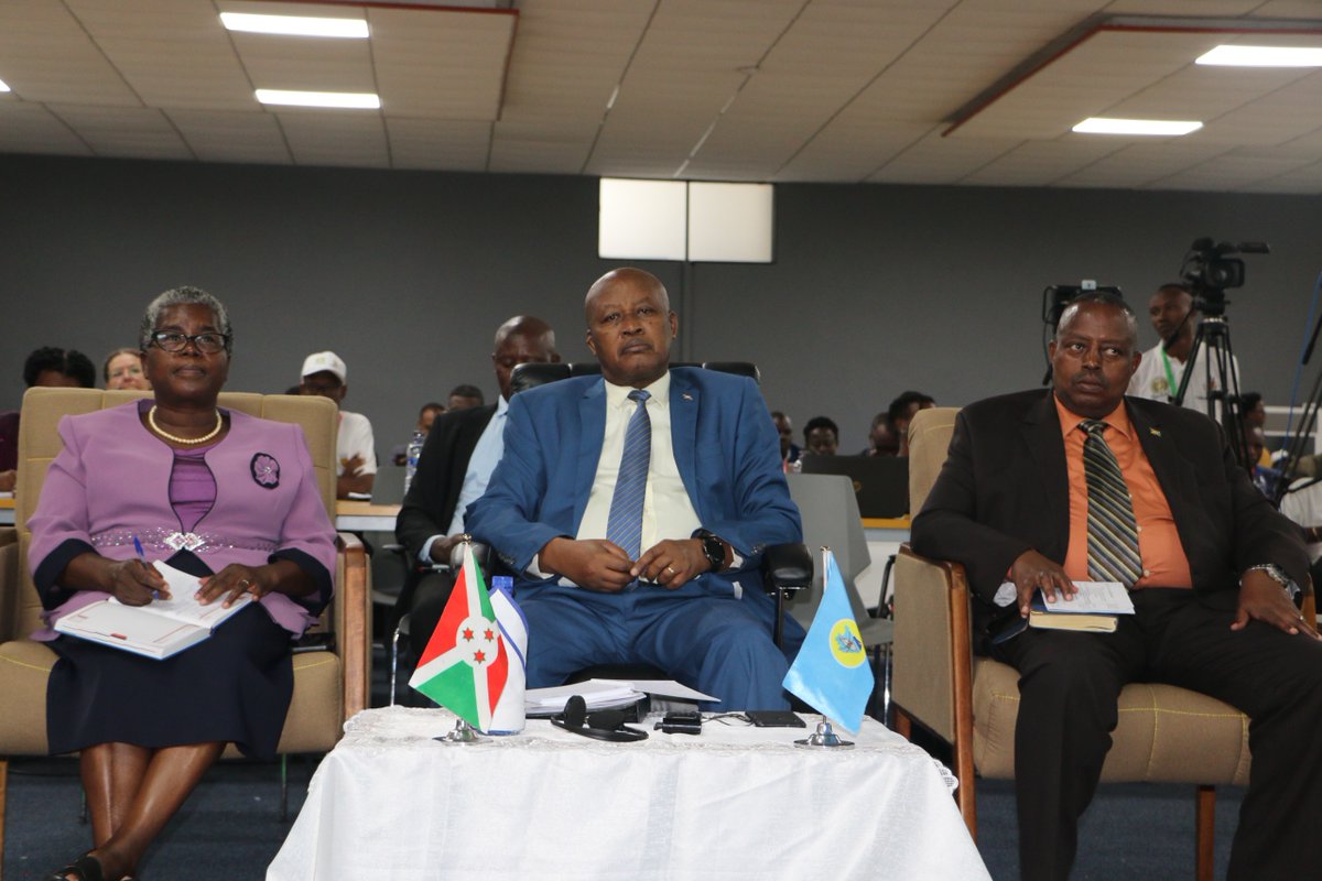 UNICEF_Burundi's tweet photo. Au cours du Dialogue National de Haut Niveau sur le Financement de la Santé, @FranceBegin2 a réitéré l’engagement de @UNICEF à accompagner le @Burundigov pour adhérer aux initiatives d’indépendance vaccinale et aux intrants nutritionnels #PourChaqueEnfant 🇧🇮 https://t.co/lw1uAaJmXz