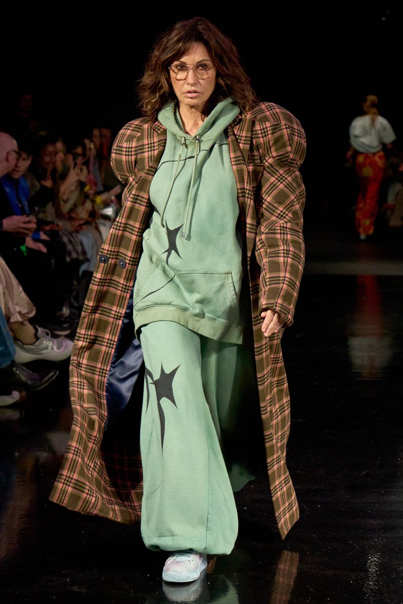 zedonk_official's tweet photo. What a stylish celebration it’s been at New York Fashion Week! 🌟 #CollinaStrada, #EckhausLatta, #Batsheva, and #LudovicDeSaintSernin wowed us with their innovative collections. Meanwhile, @ALTUZARRASTUDIO celebrated an impressive 15 years in the global fashion spotlight. Cheers! https://t.co/j8BVHGxsHB