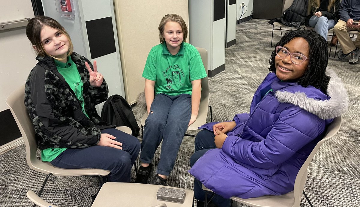 KatieLuehrs's tweet photo. 5th Grade students representing Seatack at the Battle of the Books competition. @SeatackDream #VBPL #SeatackDream https://t.co/V9Jsskbyej