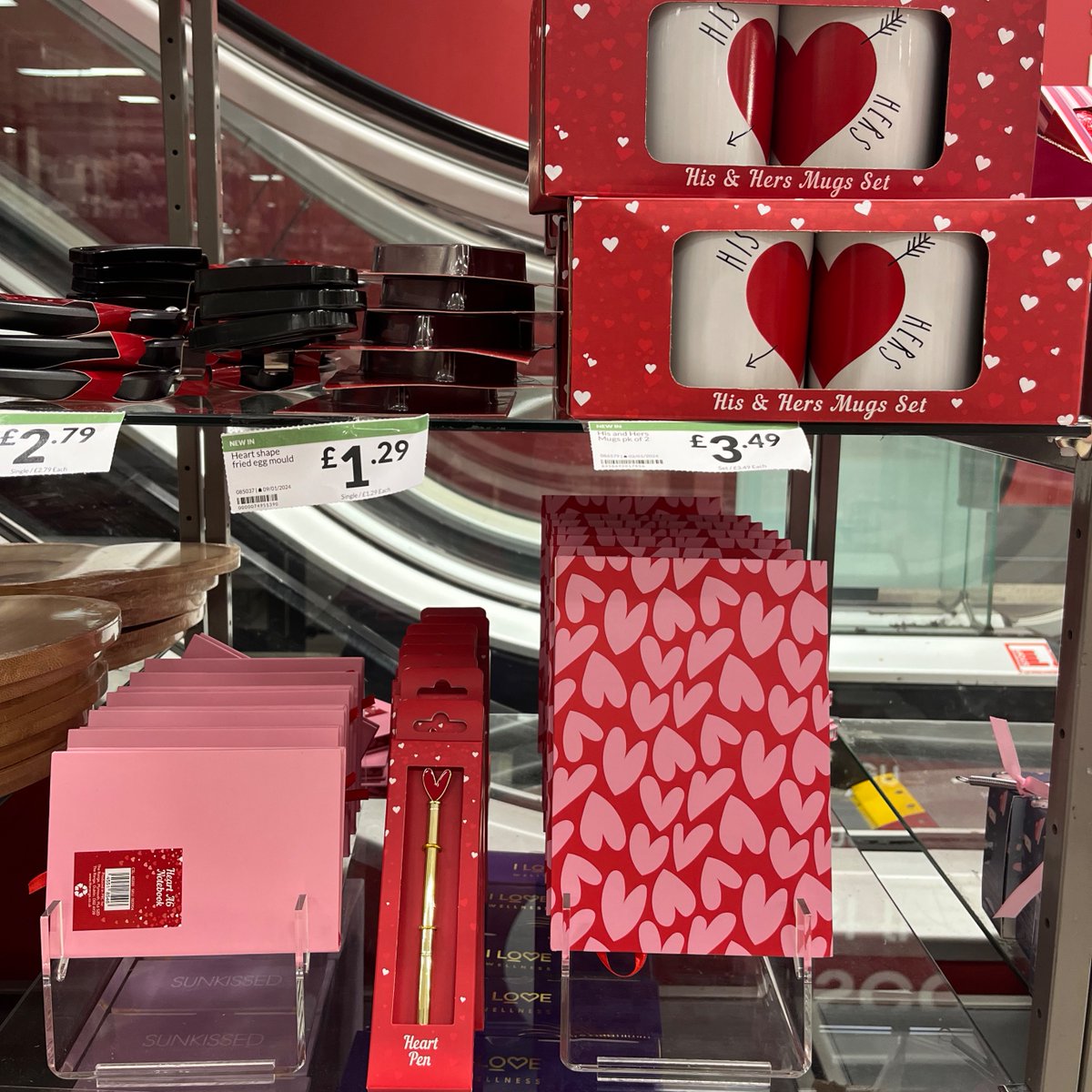 To all the last-minute panickers, there's still time to get your gifts in-store 😉 Let's take a trip down memory lane for Valentine's Day and tell us your funniest date fails in the comments below 👀 #lovewilko #valentinesday #funnystories