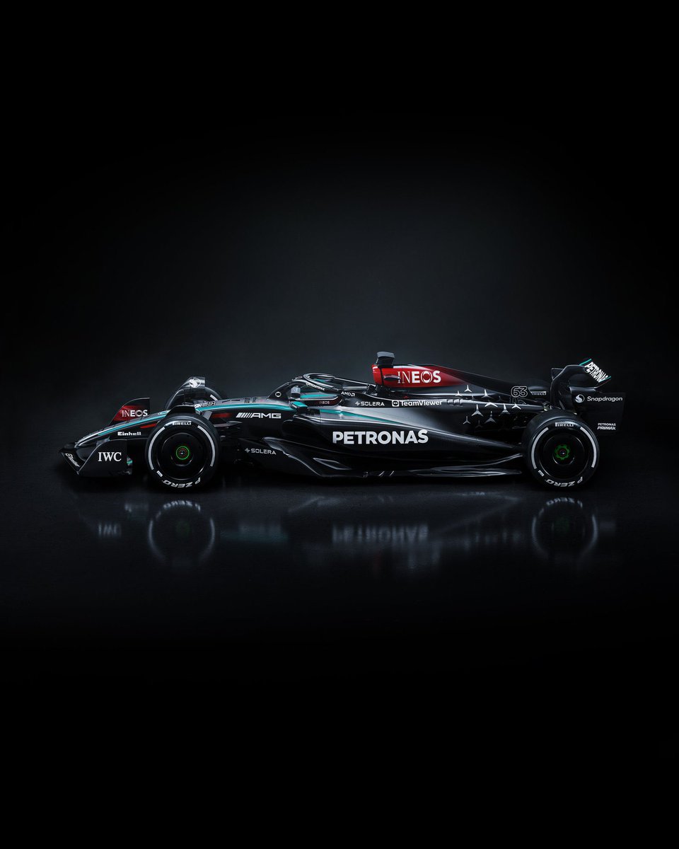 You look stunning, darling! Now please be fast! @MercedesAMGF1