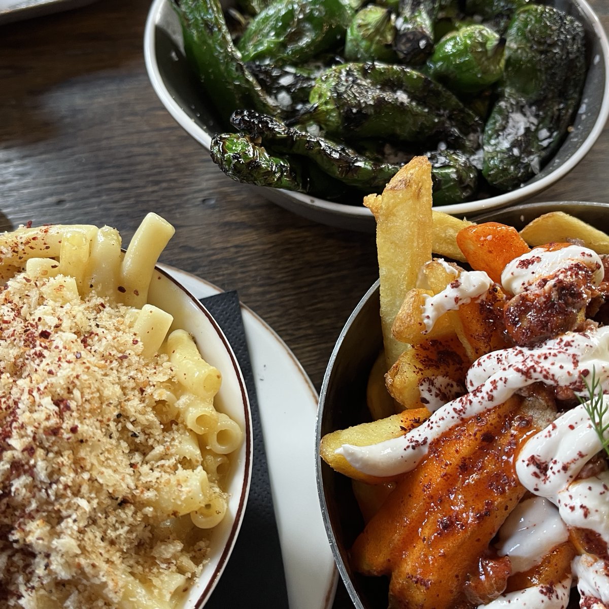 Button_Factory's tweet image. HAPPY VALENTINES DAY ❤️🎉

Looking for a last minute hotspot for your date night?🍷 Nothing says &apos;I Love You&apos; like a gorgeous dinner and a cheeky bottle of wine✨

We have limited walk ups available tonight, don&apos;t miss out lovebirds!