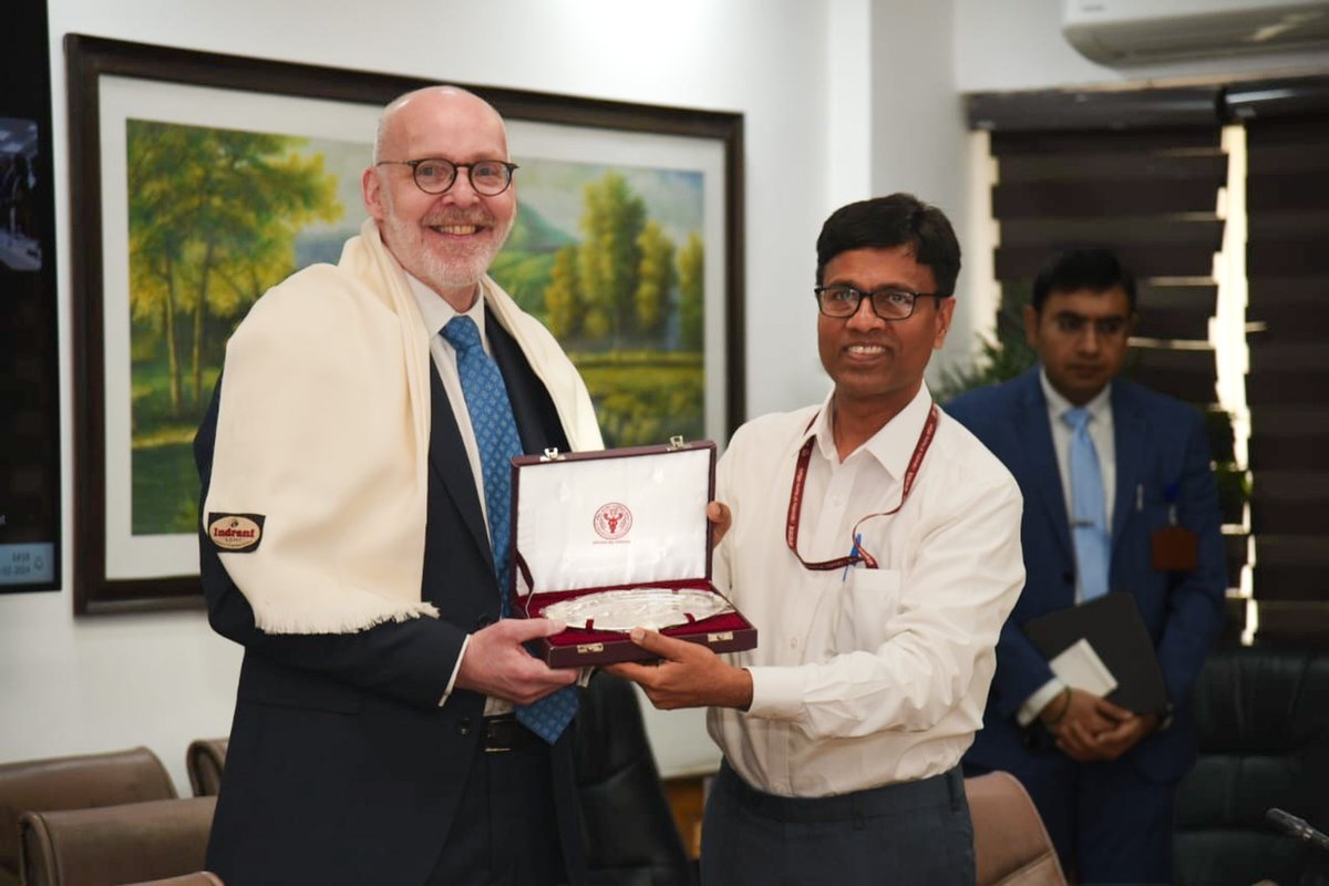 NHS University Hospitals of Liverpool Group R&I (@nhsuhlg_ri) on Twitter photo International collaboration for head & neck cancer research🔬
Prof Terry Jones, Director of Research & Innovation @LivHospitals attended the All India Institute Of Medical Sciences (AIIMS) to launch a collaboration between <a href="/LivUni/">University of Liverpool</a> & <a href="/aiims_newdelhi/">AIIMS, New Delhi 🇮🇳</a>
👉 tinyurl.com/yv4dvwf8 International collaboration for head & neck cancer research🔬
Prof Terry Jones, Director of Research & Innovation @LivHospitals attended the All India Institute Of Medical Sciences (AIIMS) to launch a collaboration between <a href="/LivUni/">University of Liverpool</a> & <a href="/aiims_newdelhi/">AIIMS, New Delhi 🇮🇳</a>
👉 tinyurl.com/yv4dvwf8
