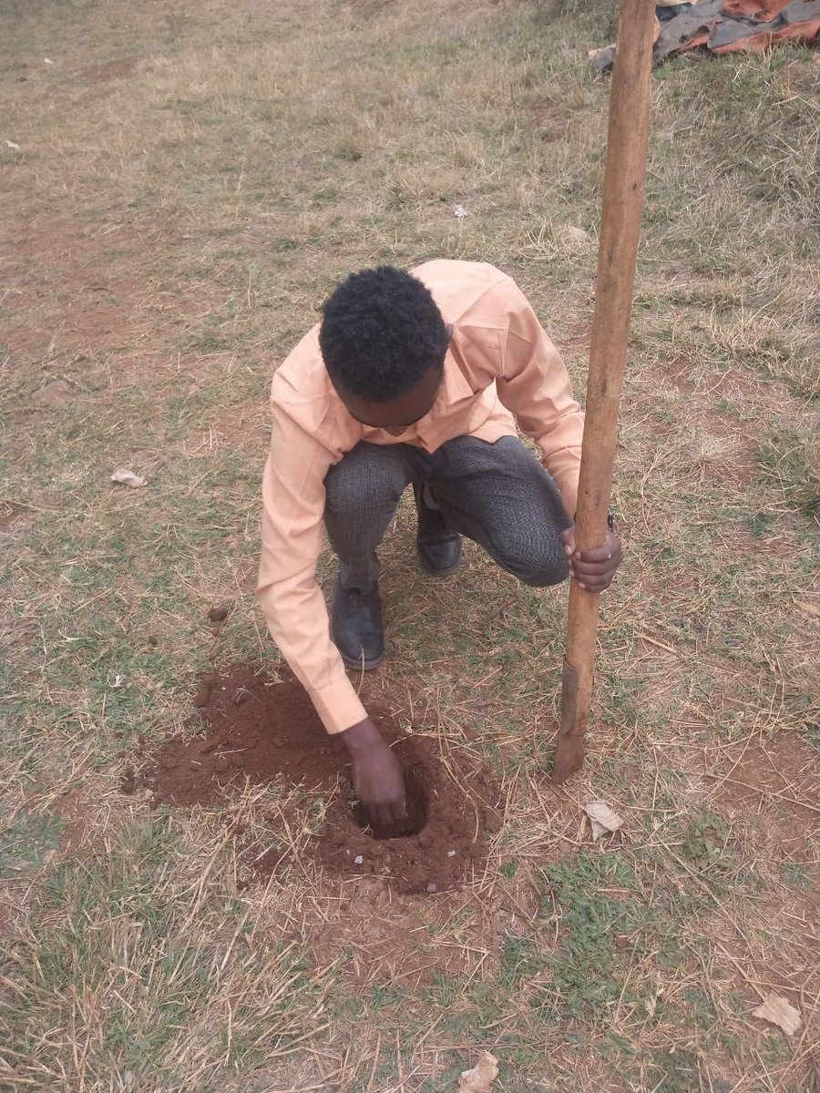teach_4ethiopia's tweet photo. Leading by example and building awareness about caring for our environment and community! https://t.co/6hYrvpnHe0