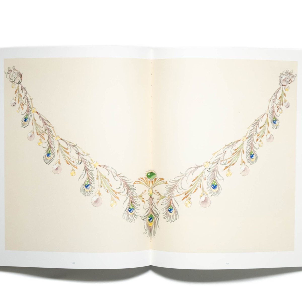 Chaumet Drawing from Nature

iskusstvo-jp.com/items/65265f16… 

ナポレオン皇后ジョゼフィーヌの御用達ジュエラーとして著名なメゾン・ショーメ。本書は自然にインスパイアされたショーメのジュエラーたちが手がけたドローイングの数々を紹介します。