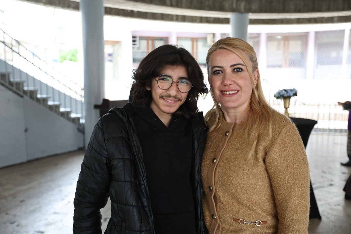 SenizDogan20's tweet photo. Hacı Halil Bektaş Ortaokulu’nun şehitlerimiz için düzenlediği lokma hayrına katıldım. Allah hayırlarını kabul etsin. Tüm şehitlerimize Allah’tan rahmet, ailelerine başsağlığı diliyorum. https://t.co/Lt5VtfRWlz