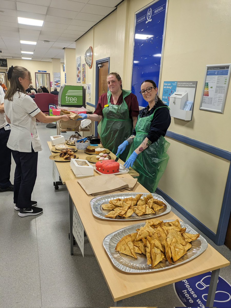 Ward 5 cake and samosa sale, at FNCH today. Here all morning until we sell out, @AjGidda @UHDBTrust @UHDB_PatientExp @curzon_jo @AngRoome