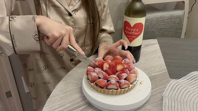 𝑉𝑎𝑙𝑒𝑛𝑡𝑖𝑛𝑒'𝑠 𝐷𝑎𝑦 ❤︎ https://t.co/XR70ClNYTH