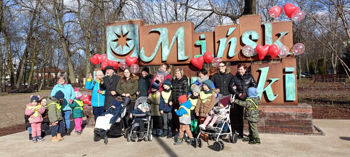 Serdeczności podaj dalej! Burmistrz Marcin Jakubowski rozdawał dziś mińszczankom i mińszczanom walentynkowe liściki. :)
#MińskMazowiecki #Walentynki