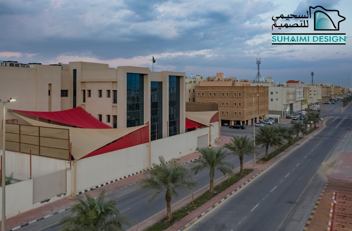 Suhaimi_Design's tweet image. مدارس الأنصار الأهلية للبنات-الدمام
يقع المبنى في حي الروضة بالدمام، وتم بناؤه على مساحة ٣،٧٠٢ متر مربع وبمساحة بناء اجمالية تبلغ ١٠،٦٥٤ متر مربع. يتكون المبنى من ثلاث طوابق علوية وطابق تحت الأرض مخصص ل٤٣ سيارة.
#SaudiProjects #Architecture #Design #Supervision #Dammam #School